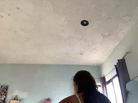 SolMlrena online show from May 17, 2026, 11:27 pm