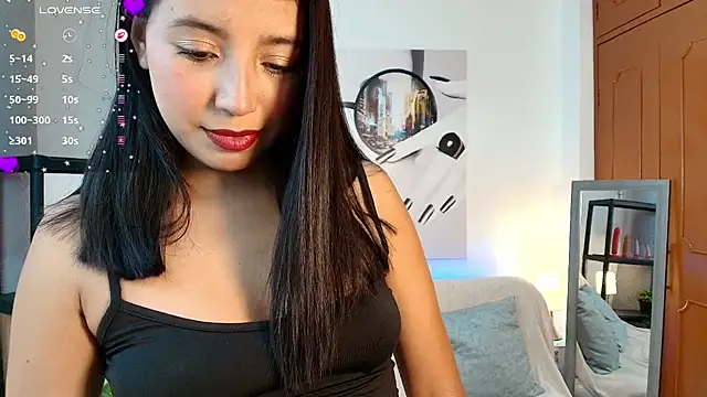 Luna Ferrer10 online show from July 18, 2026, 4:37 pm