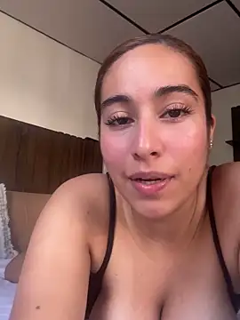 Aitana Lux online show from April 16, 2026, 7:03 pm