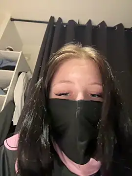 groslolo67 online show from April 13, 2026, 6:34 pm