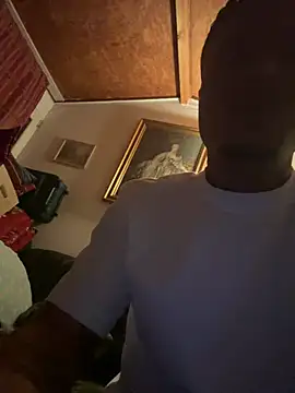 Snapshot of sexy650000 chatting on April 10, 2026, 12:28 am sexy650000 online show from April 10, 2026, 12:28 am