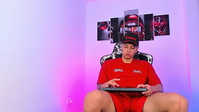 eithan boy  online show from June 12, 2026, 11:41 am