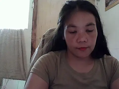 holdmetight21 online show from April 22, 2026, 5:47 am