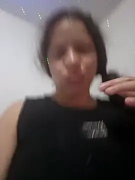 Snapshot of angelplu chatting on April 13, 2026, 6:12 pm angelplu online show from April 13, 2026, 6:12 pm