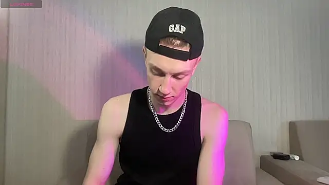 Travis Gracile online show from April 24, 2026, 9:33 am