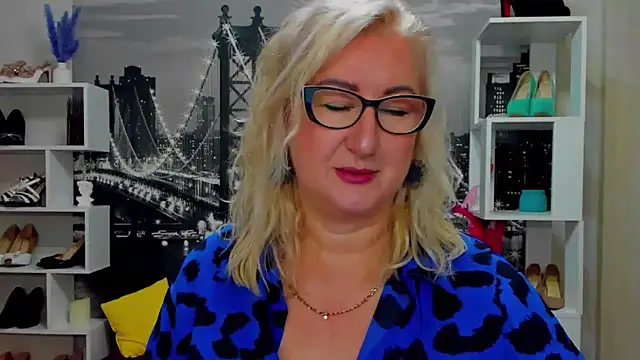 Snapshot of DianaFrances chatting on May 13, 2026, 7:48 am DianaFrances online show from May 13, 2026, 7:48 am