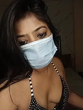 dearmona00 online show from July 12, 2026, 9:26 pm