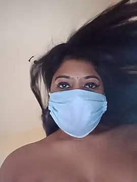 dearmona00 online show from July 3, 2026, 5:52 pm