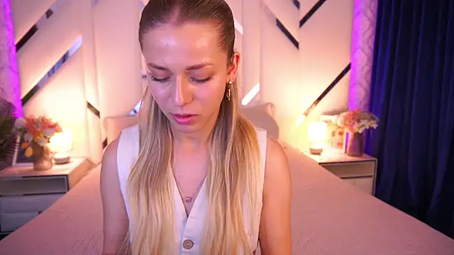 DoveLovee online show from May 25, 2026, 2:49 pm