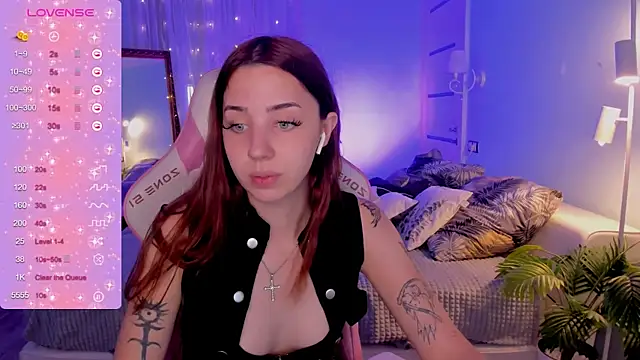 CharliGrace  online show from July 28, 2026, 11:17 am