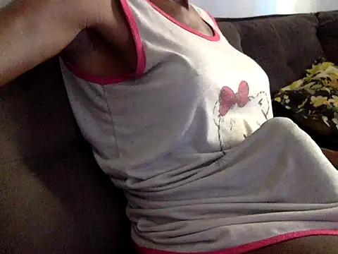 RayanneCampbell-25cm online show from April 11, 2026, 11:03 am