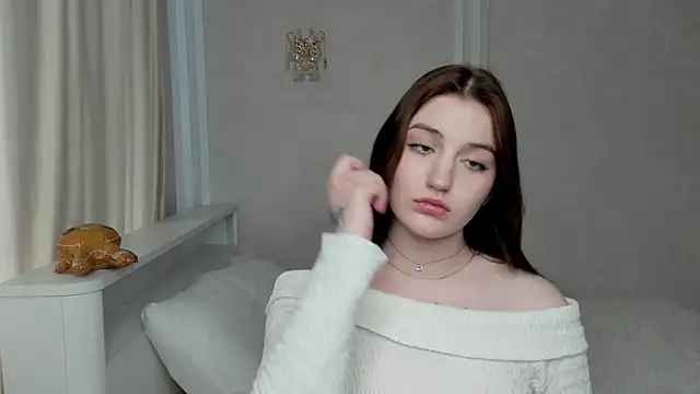 LeanaMolski online show from April 11, 2026, 5:04 am