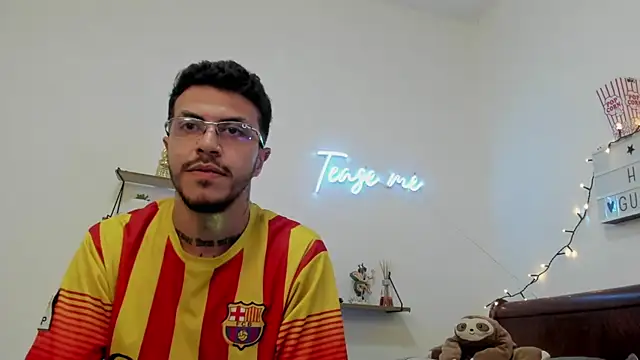 Snapshot of PipeAfterNight chatting on April 10, 2026, 6:37 pm PipeAfterNight online show from April 10, 2026, 6:37 pm