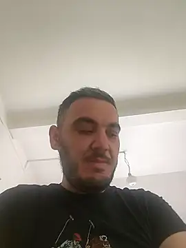 Snapshot of Maryo69v8 chatting on April 11, 2026, 8:29 am Maryo69v8 online show from April 11, 2026, 8:29 am