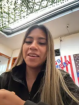 Kimmiebellarie online show from July 6, 2026, 12:12 pm