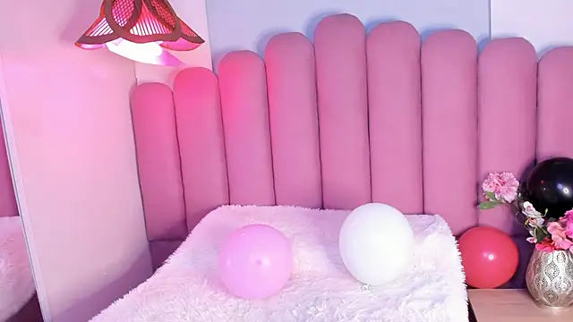 AlesiaBlue online show from April 13, 2026, 2:54 pm