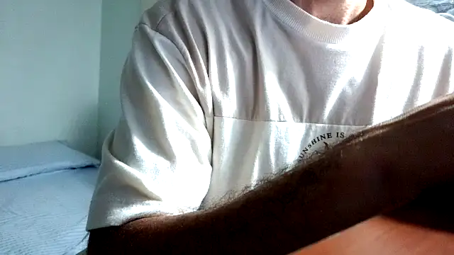 Snapshot of andrew_1520 chatting on November 8, 2025, 11:08 pm andrew 1520 online show from November 8, 2025, 11:08 pm