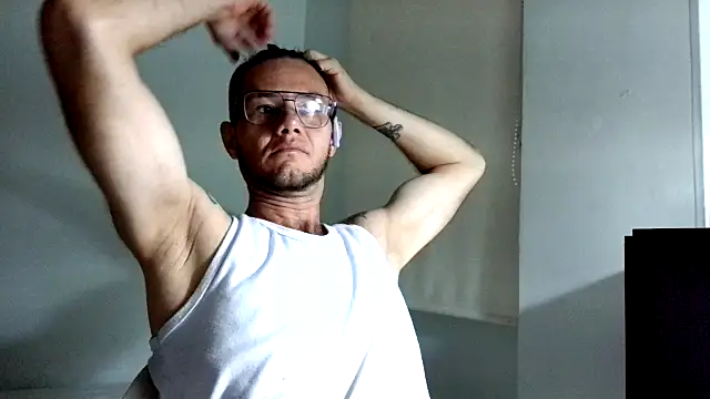 andrew 1520 online show from November 21, 2025, 3:38 am