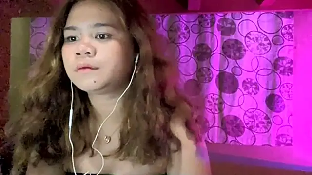 Snapshot of ElodiaSebourn chatting on April 13, 2026, 1:59 pm ElodiaSebourn online show from April 13, 2026, 1:59 pm