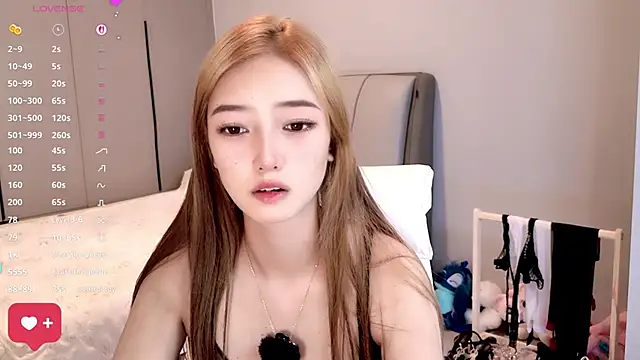 MMMxiXi6 online show from June 4, 2026, 11:26 am