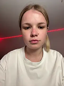 KimEvanss online show from August 2, 2026, 5:21 pm