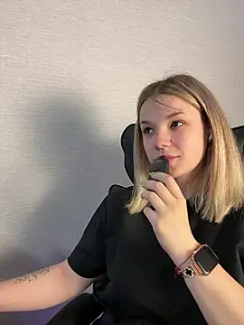 KimEvanss online show from June 28, 2026, 5:58 am