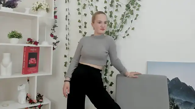 DannetteFire online show from April 14, 2026, 11:37 am