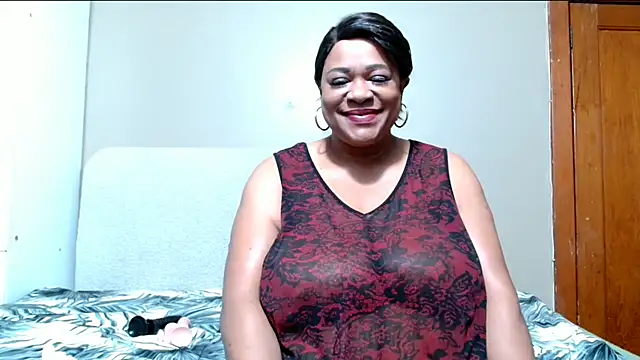 BUSTYQUEEN56  online show from July 10, 2026, 8:47 am