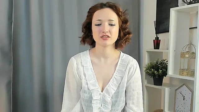 Snapshot of EvieEacho chatting on April 12, 2026, 12:19 pm EvieEacho online show from April 12, 2026, 12:19 pm