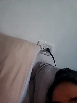 Snapshot of Sofiaw chatting on April 14, 2026, 10:59 pm Sofiaw online show from April 14, 2026, 10:59 pm