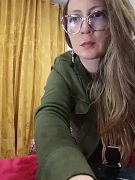 VALELUXX online show from May 24, 2026, 2:11 am