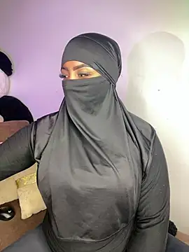 yasmin georgina online show from April 27, 2026, 7:28 am