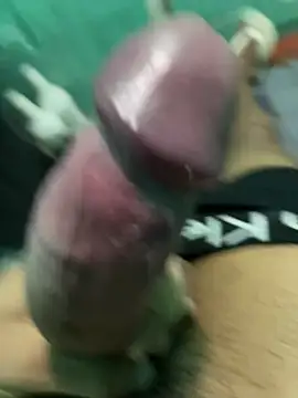 usuario55778 online show from April 13, 2026, 5:17 pm