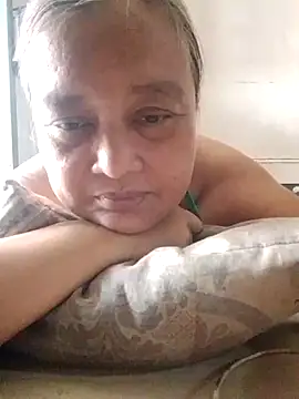 Snapshot of jeanyummytits chatting on June 6, 2026, 3:45 am jeanyummytits online show from June 6, 2026, 3:45 am