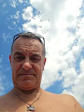 loulouferrari online show from June 14, 2026, 3:46 pm