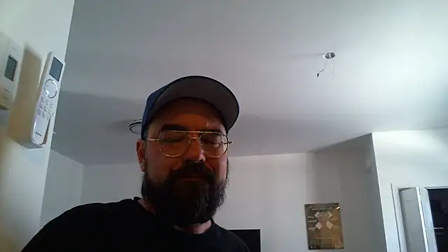 Danos47x online show from April 12, 2026, 4:32 pm