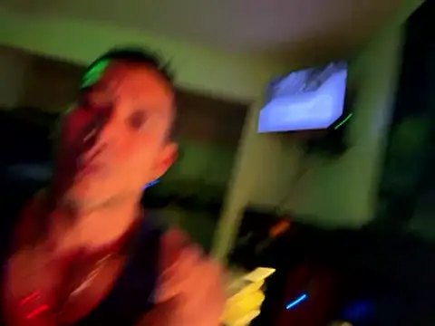 smoothripz online show from April 13, 2026, 3:43 am