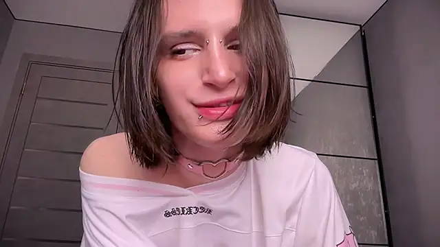 Niky Long online show from July 6, 2026, 8:21 am