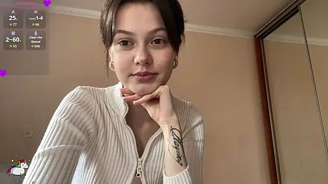 Snapshot of LaurenBlade chatting on July 16, 2026, 7:16 am LaurenBlade online show from July 16, 2026, 7:16 am