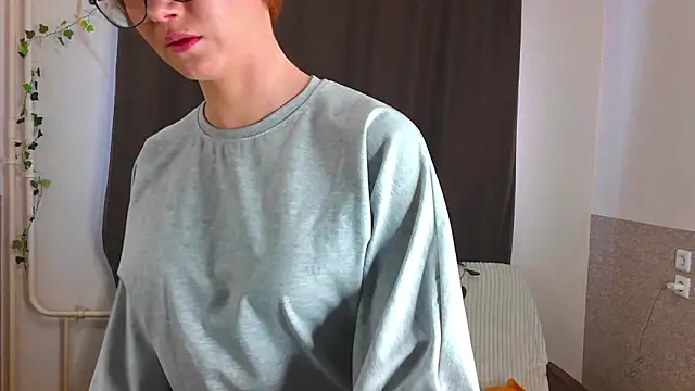 Snapshot of AngelaSwety69 chatting on April 15, 2026, 10:10 am AngelaSwety69 online show from April 15, 2026, 10:10 am