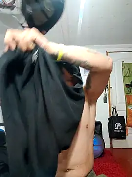 Snapshot of ivandarkc chatting on April 13, 2026, 2:37 am ivandarkc online show from April 13, 2026, 2:37 am