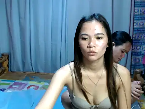 ursweet kimstar online show from April 21, 2026, 2:51 am