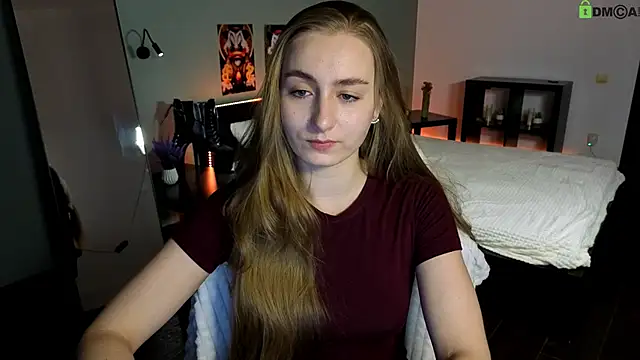 Snapshot of Your_Emily25 chatting on April 20, 2026, 8:17 am Your Emily25 online show from April 20, 2026, 8:17 am