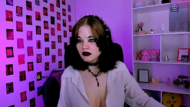 nikki kiss  online show from July 24, 2026, 8:43 am