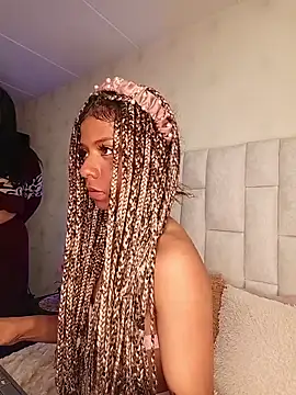 Snapshot of Emily_Windsor chatting on April 13, 2026, 3:27 pm Emily Windsor online show from April 13, 2026, 3:27 pm