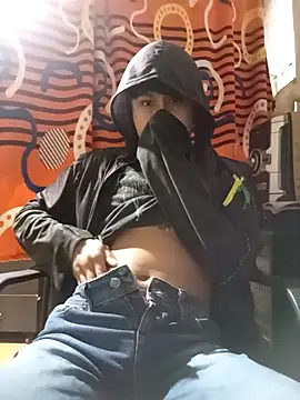 Snapshot of Alxzs chatting on April 15, 2026, 5:50 pm Alxzs online show from April 15, 2026, 5:50 pm