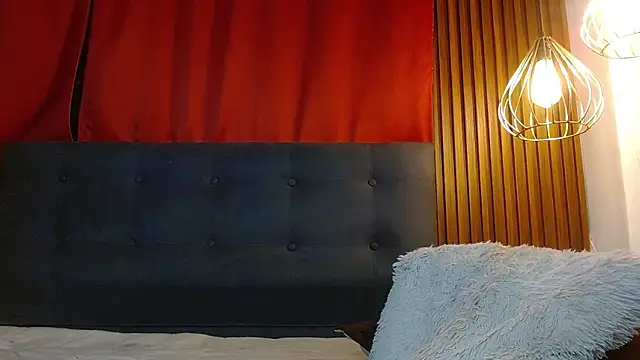 Snapshot of here_luke_ chatting on April 15, 2026, 2:43 pm here luke online show from April 15, 2026, 2:43 pm