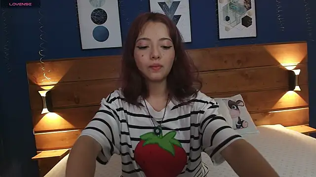Snapshot of lily_reeds chatting on June 2, 2026, 7:47 pm lily reeds online show from June 2, 2026, 7:47 pm