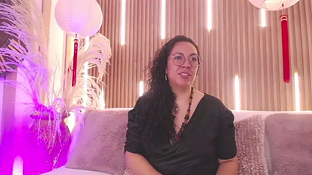 Velvet Curly online show from May 29, 2026, 12:22 pm
