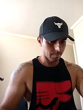 Fittrainer21 online show from April 24, 2026, 7:38 pm